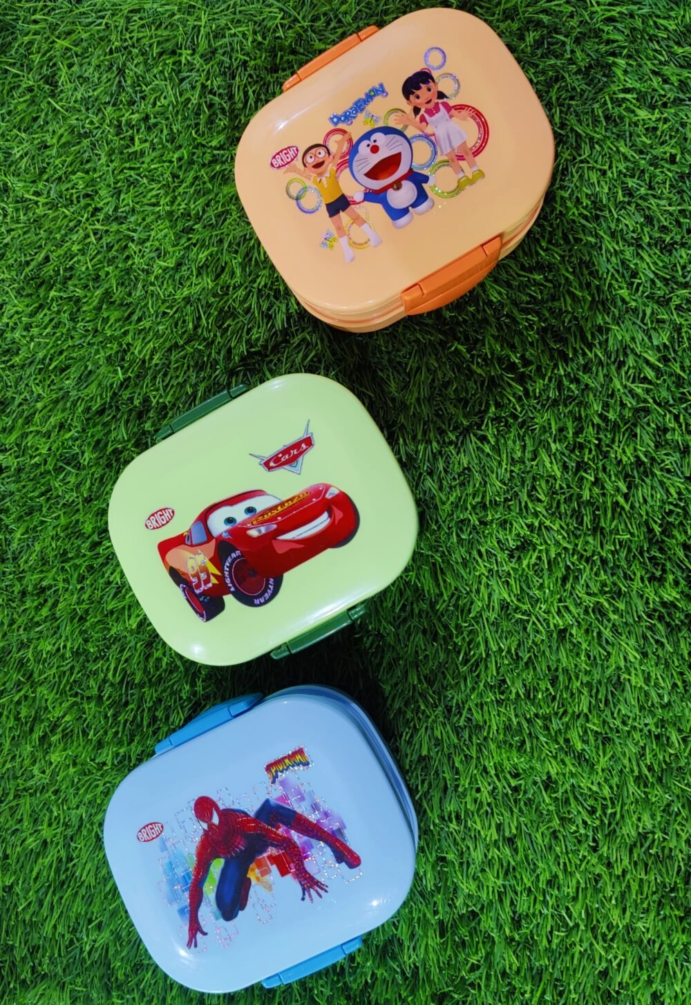 COLORFUL CHARACTER-THEMED LUNCH BOX WITH COMPARTMENTS FOR KIDS